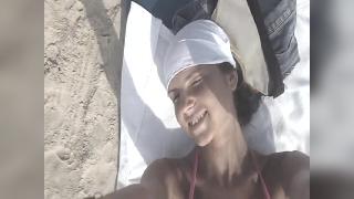 Валентина Лашкееева на пляже