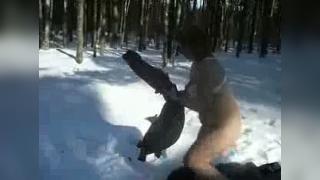 Безбашенный секс на снегу