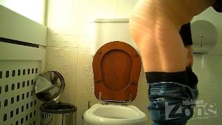Женский туалет - Скрытая камера