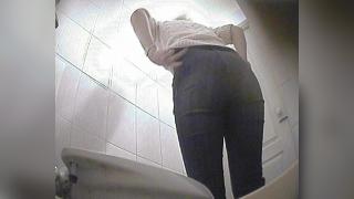 Скрытая камера в туалете вуза